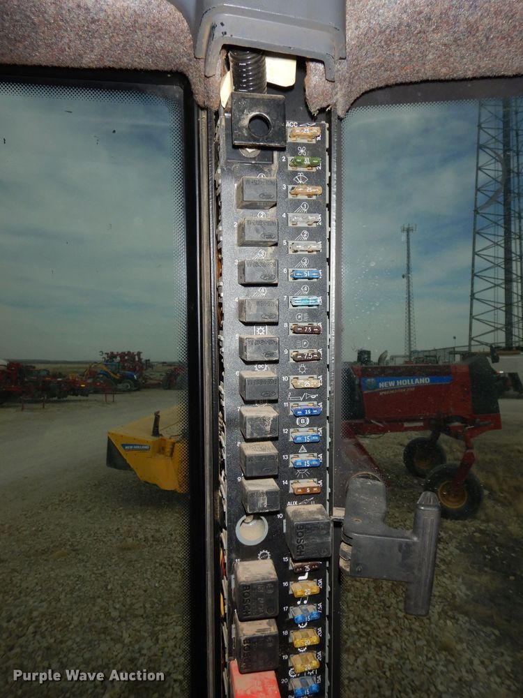 image for item DJ2864 1994 Ford 8970  MFWD tractor