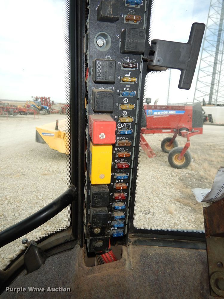 image for item DJ2864 1994 Ford 8970  MFWD tractor