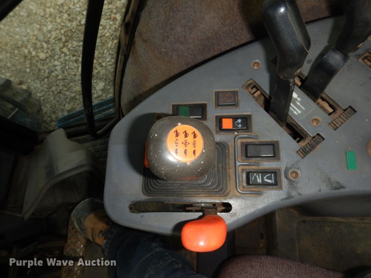 image for item DJ2864 1994 Ford 8970  MFWD tractor