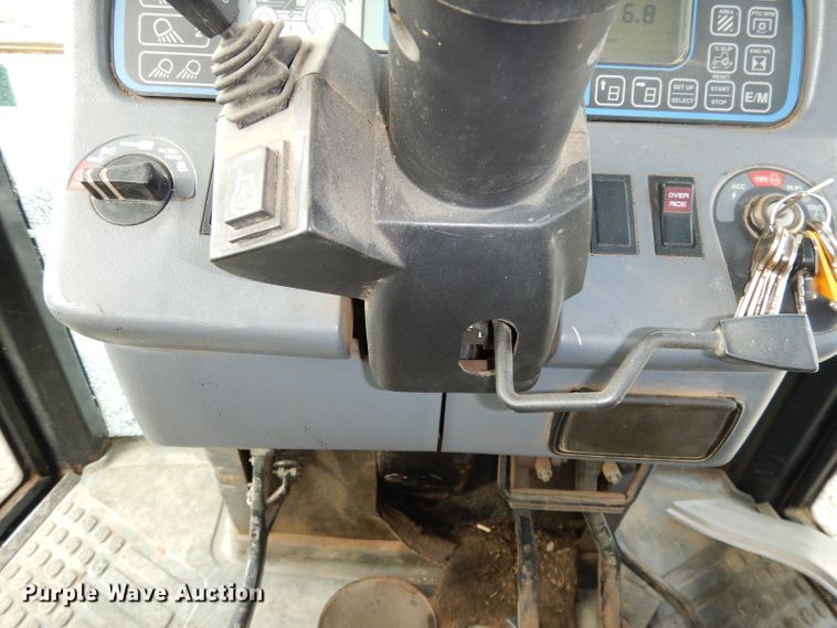 image for item DJ2864 1994 Ford 8970  MFWD tractor