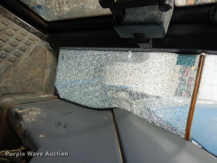 image for item DJ2864 1994 Ford 8970  MFWD tractor