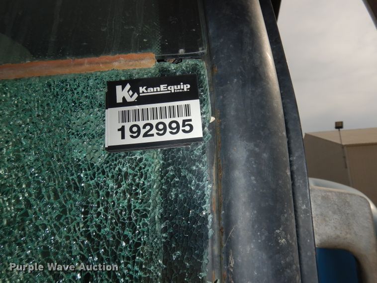 image for item DJ2864 1994 Ford 8970  MFWD tractor