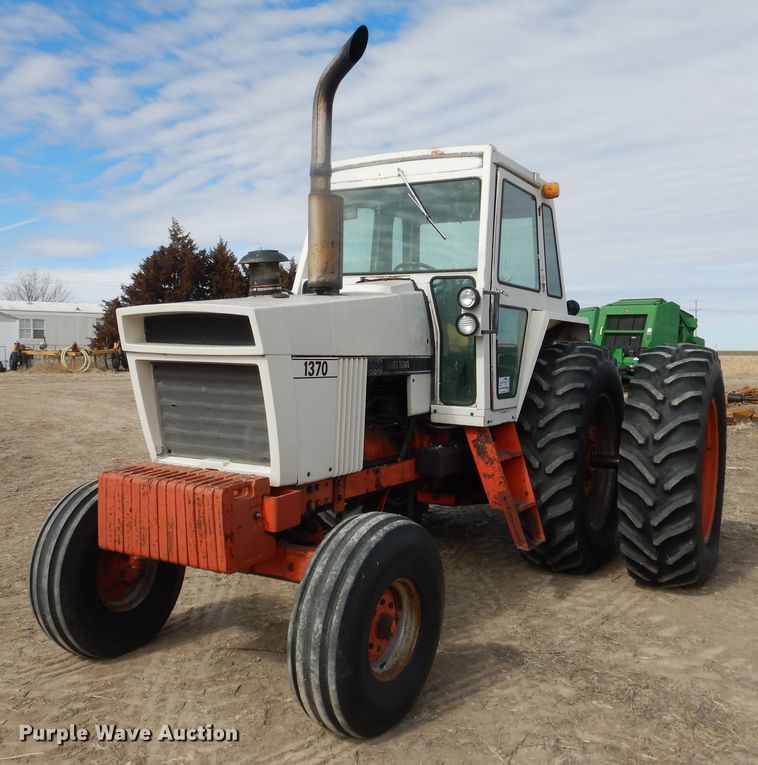 image for item DJ4950 1976 Case 1370  tractor