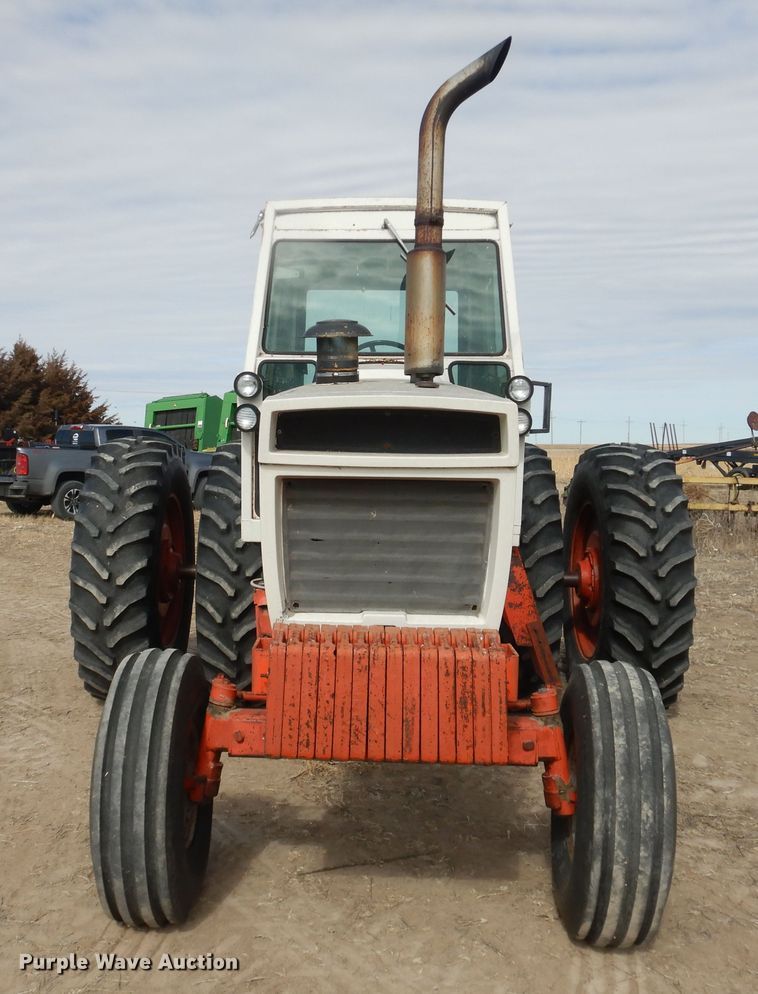 image for item DJ4950 1976 Case 1370  tractor