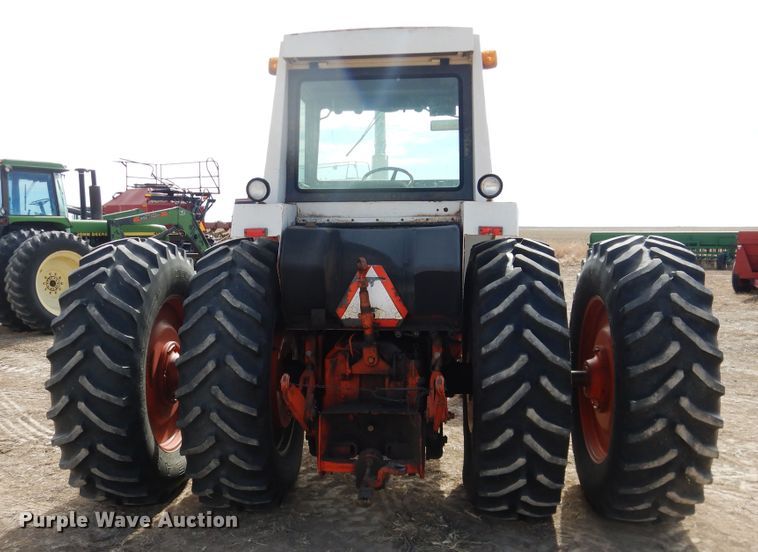 image for item DJ4950 1976 Case 1370  tractor