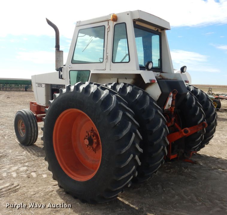 image for item DJ4950 1976 Case 1370  tractor