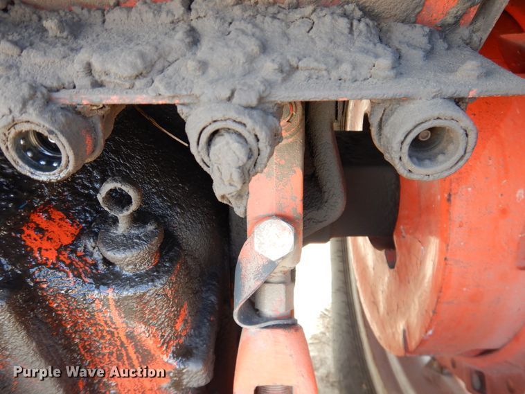 image for item DJ4950 1976 Case 1370  tractor