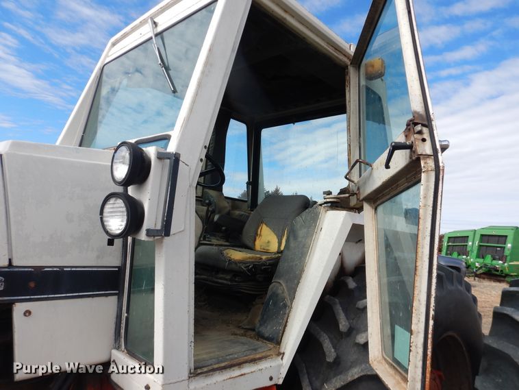 image for item DJ4950 1976 Case 1370  tractor