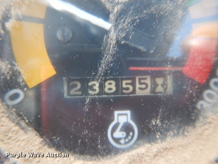 image for item DJ4950 1976 Case 1370  tractor