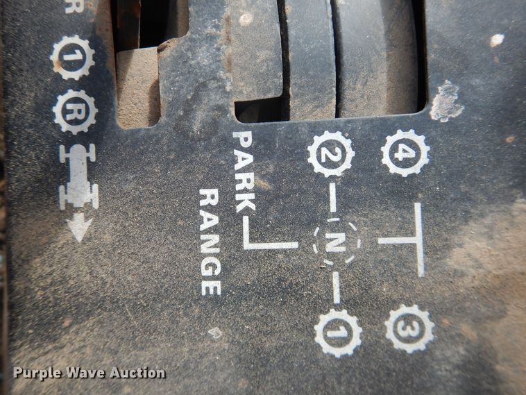 image for item DJ4950 1976 Case 1370  tractor