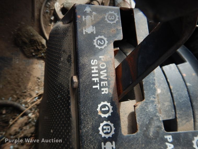 image for item DJ4950 1976 Case 1370  tractor