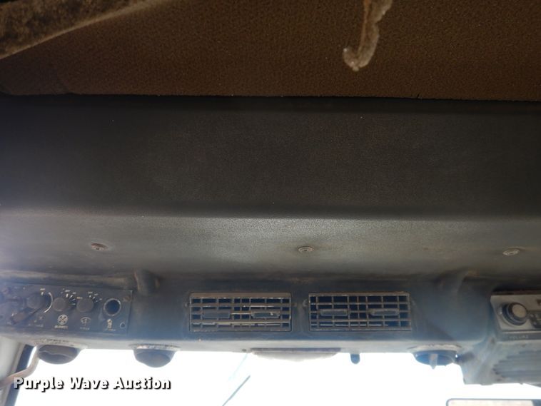 image for item DJ4950 1976 Case 1370  tractor