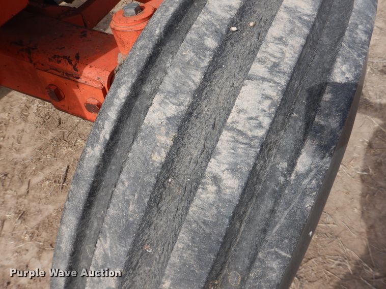 image for item DJ4950 1976 Case 1370  tractor