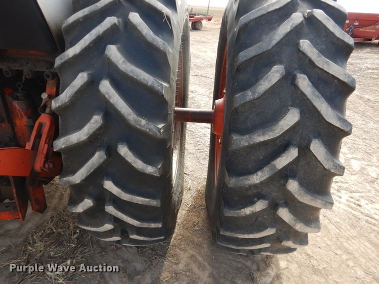 image for item DJ4950 1976 Case 1370  tractor