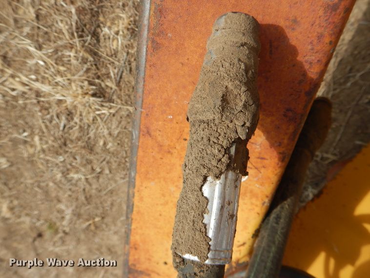 image for item DJ4951 Buffalo 78004234 round bale accumulator trailer