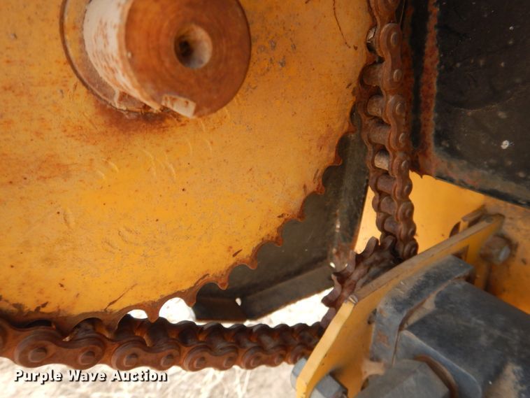 image for item DJ4951 Buffalo 78004234 round bale accumulator trailer