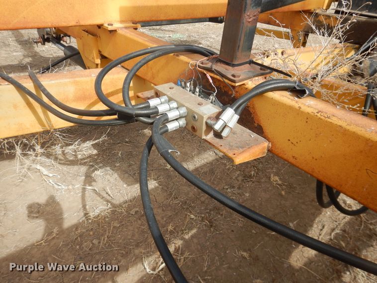 image for item DJ4951 Buffalo 78004234 round bale accumulator trailer