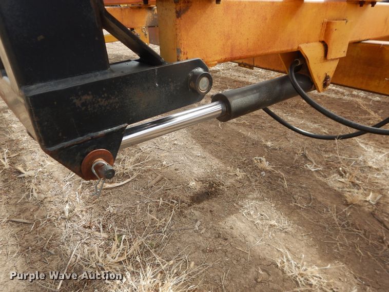 image for item DJ4951 Buffalo 78004234 round bale accumulator trailer