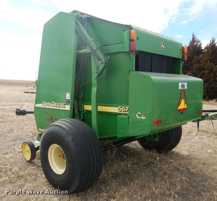 image for item DJ4953 2004 John Deere 567  round baler