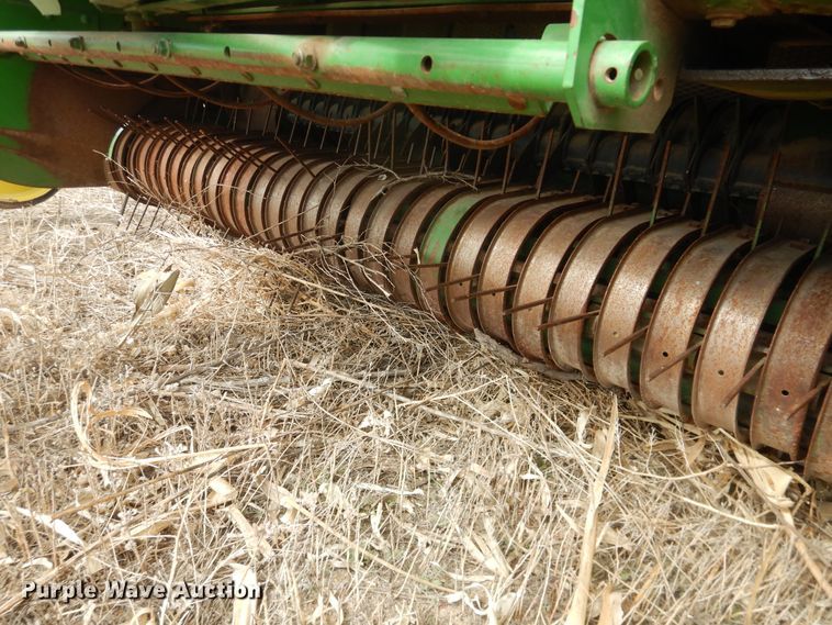 image for item DJ4953 2004 John Deere 567  round baler