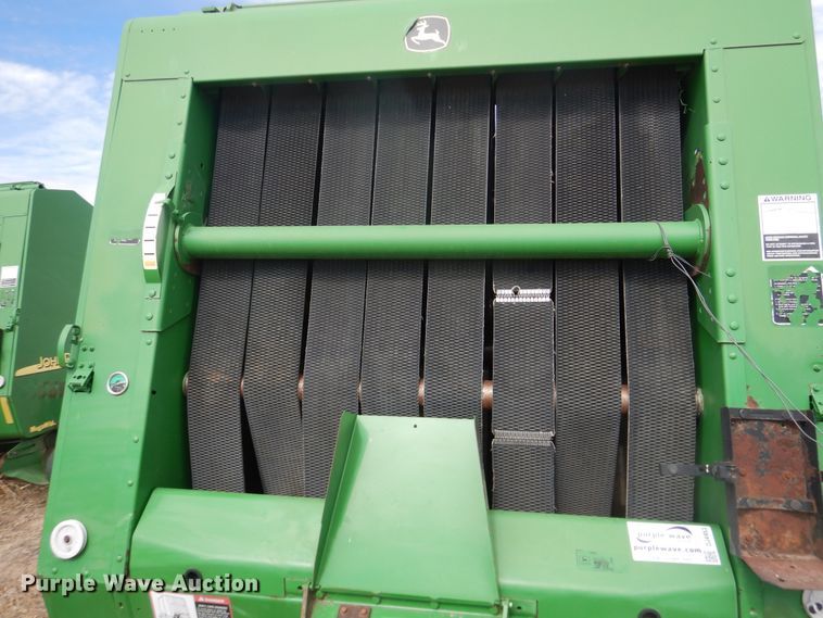 image for item DJ4953 2004 John Deere 567  round baler