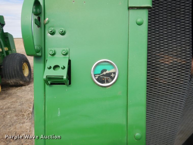 image for item DJ4953 2004 John Deere 567  round baler