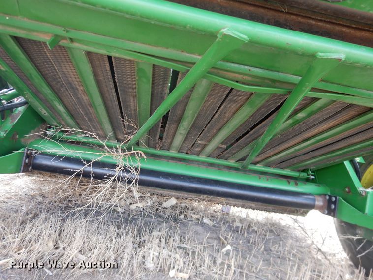 image for item DJ4953 2004 John Deere 567  round baler