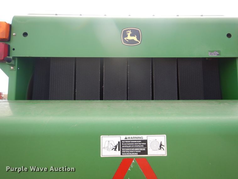 image for item DJ4953 2004 John Deere 567  round baler