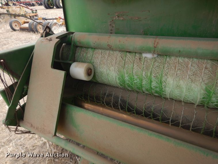image for item DJ4953 2004 John Deere 567  round baler