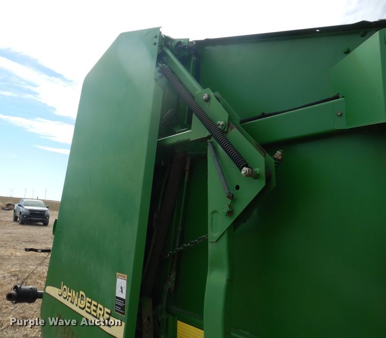 image for item DJ4953 2004 John Deere 567  round baler