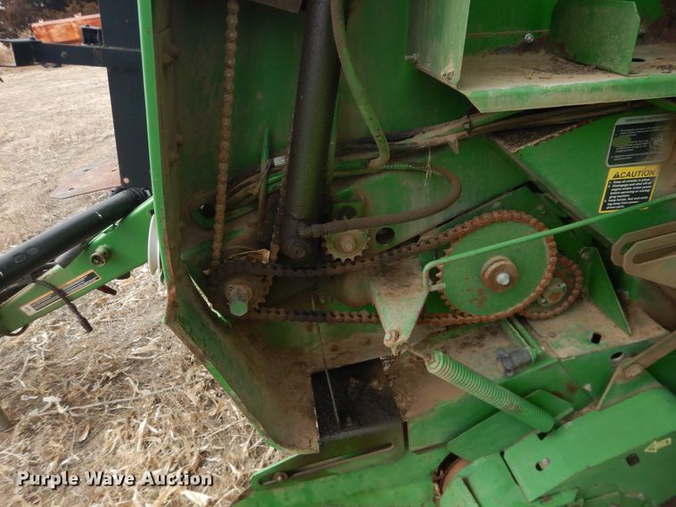 image for item DJ4953 2004 John Deere 567  round baler