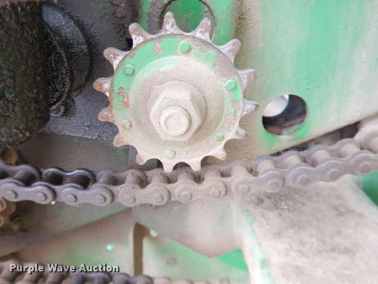 image for item DJ4953 2004 John Deere 567  round baler