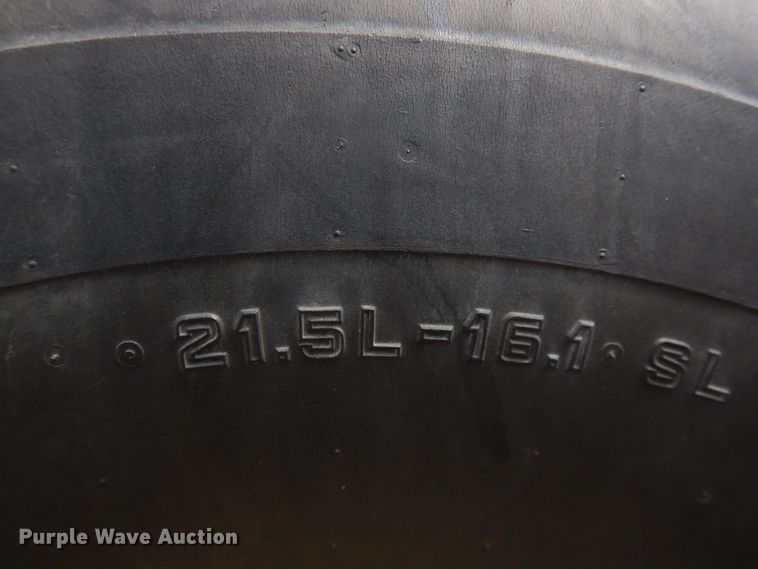 image for item DJ4953 2004 John Deere 567  round baler