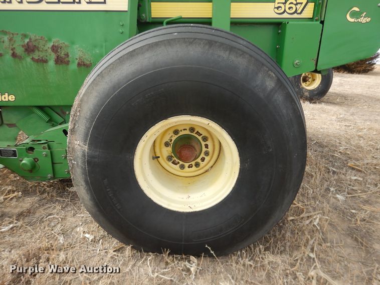 image for item DJ4953 2004 John Deere 567  round baler