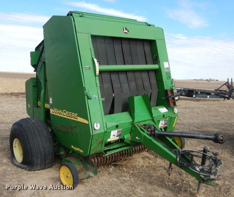 image for item DJ4954 2004 John Deere 567  round baler