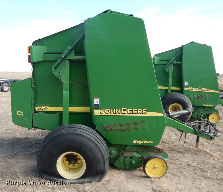 image for item DJ4954 2004 John Deere 567  round baler