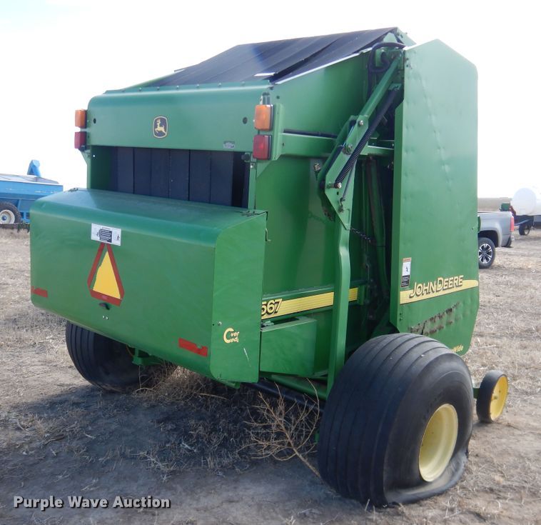 image for item DJ4954 2004 John Deere 567  round baler