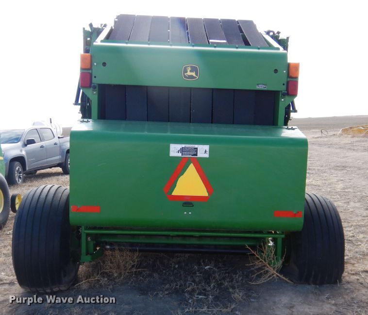 image for item DJ4954 2004 John Deere 567  round baler