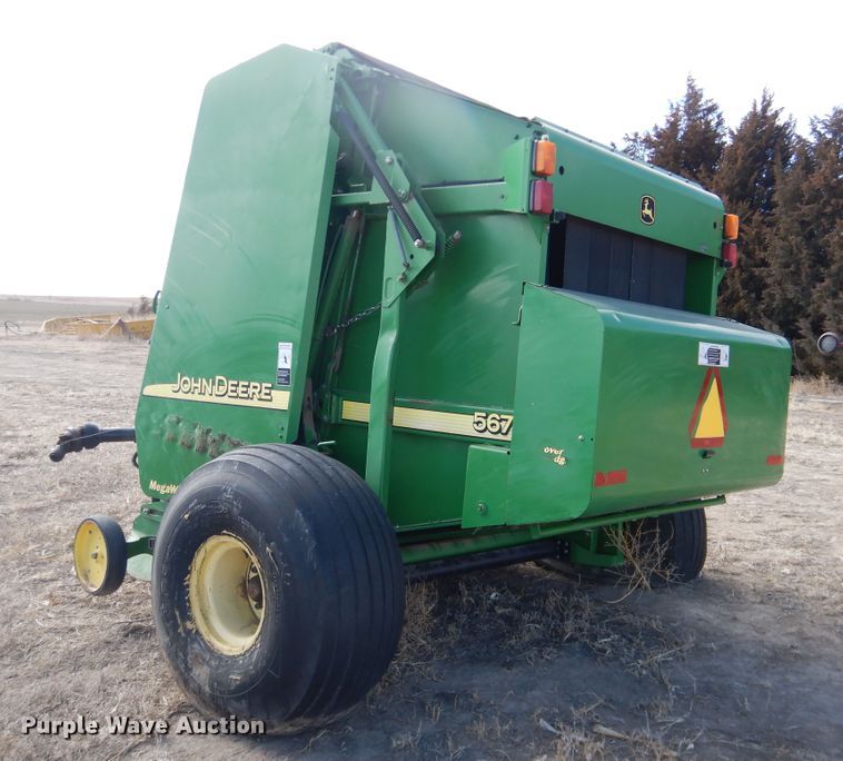 image for item DJ4954 2004 John Deere 567  round baler