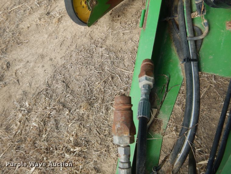 image for item DJ4954 2004 John Deere 567  round baler