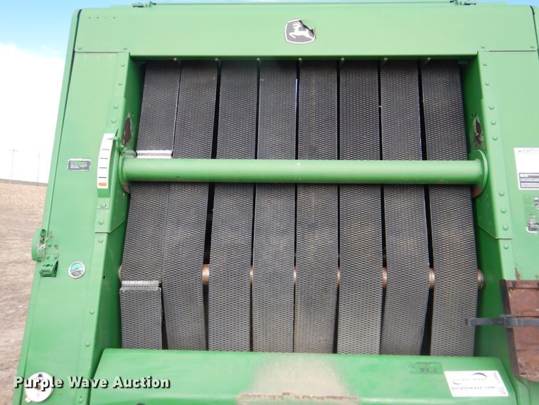 image for item DJ4954 2004 John Deere 567  round baler