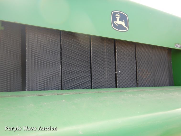 image for item DJ4954 2004 John Deere 567  round baler