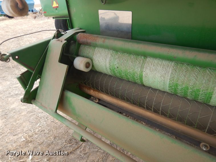image for item DJ4954 2004 John Deere 567  round baler
