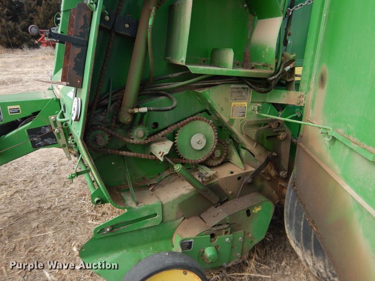 image for item DJ4954 2004 John Deere 567  round baler