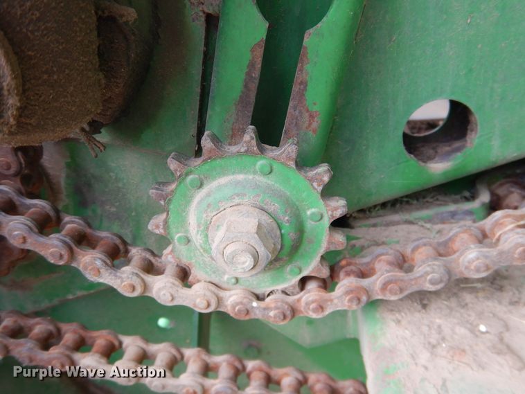 image for item DJ4954 2004 John Deere 567  round baler