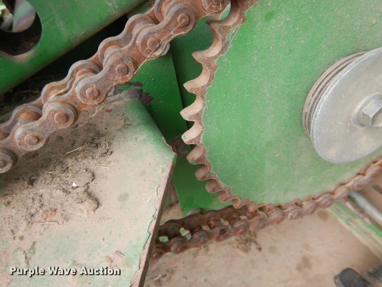 image for item DJ4954 2004 John Deere 567  round baler