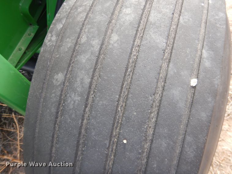 image for item DJ4954 2004 John Deere 567  round baler