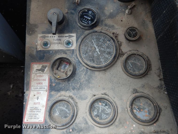 image for item DJ4955 2000 Tyler Patriot XL  sprayer