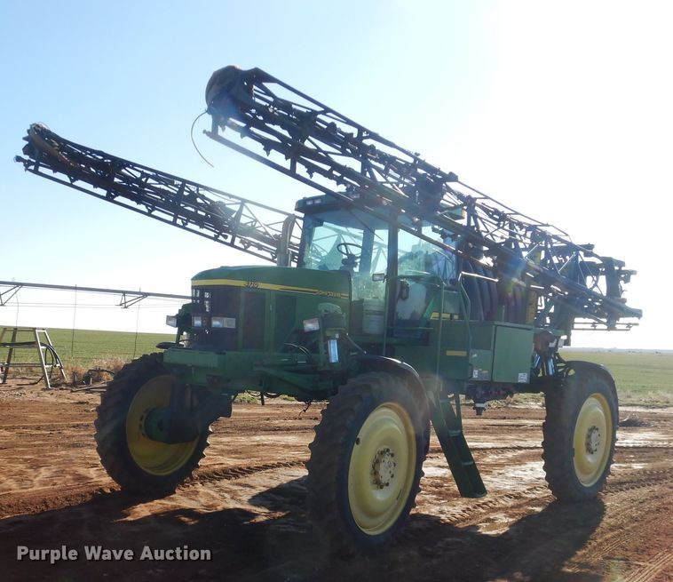 image for item DJ8250 2001 John Deere 4710  sprayer