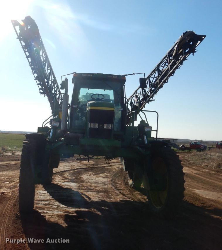 image for item DJ8250 2001 John Deere 4710  sprayer